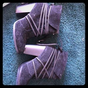 High heel boots